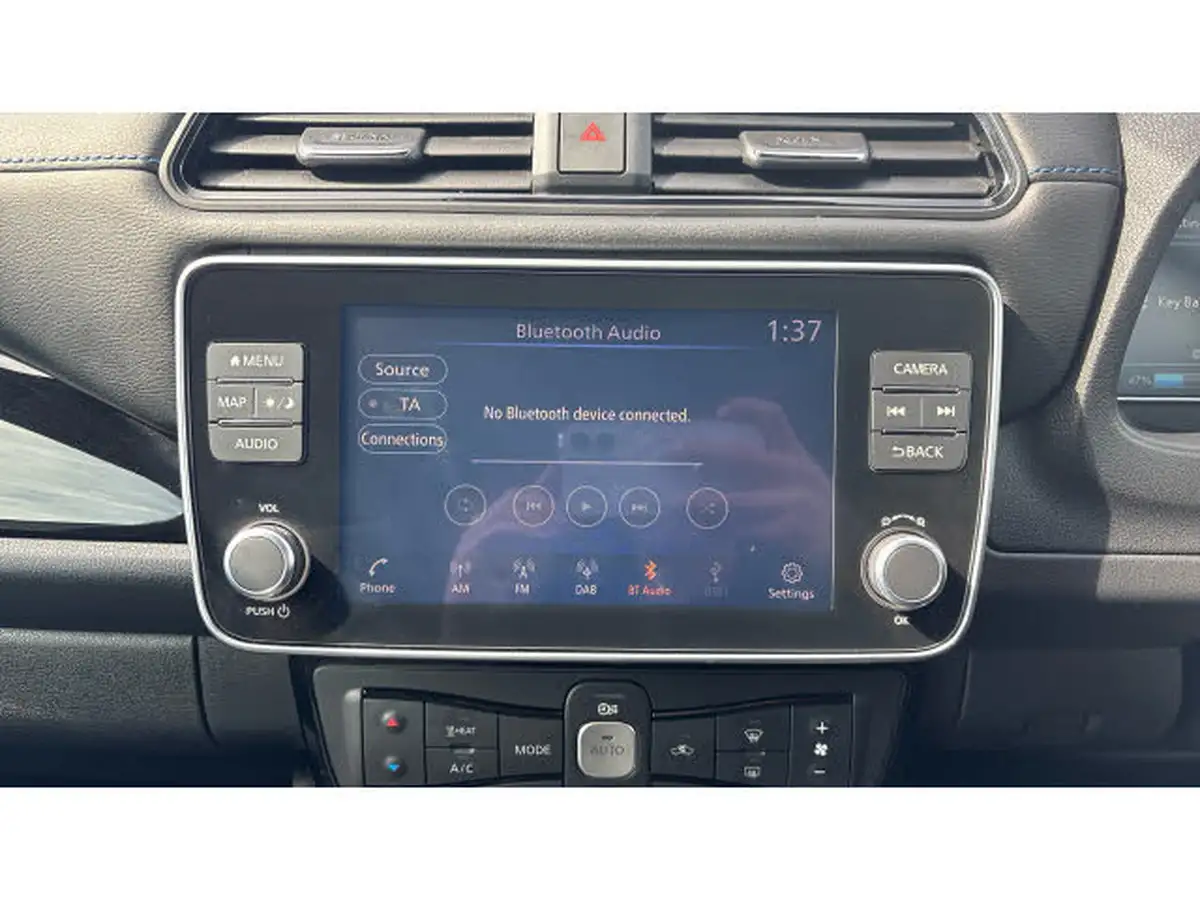 2021-nissan-leaf-e-e-tekna-big-42