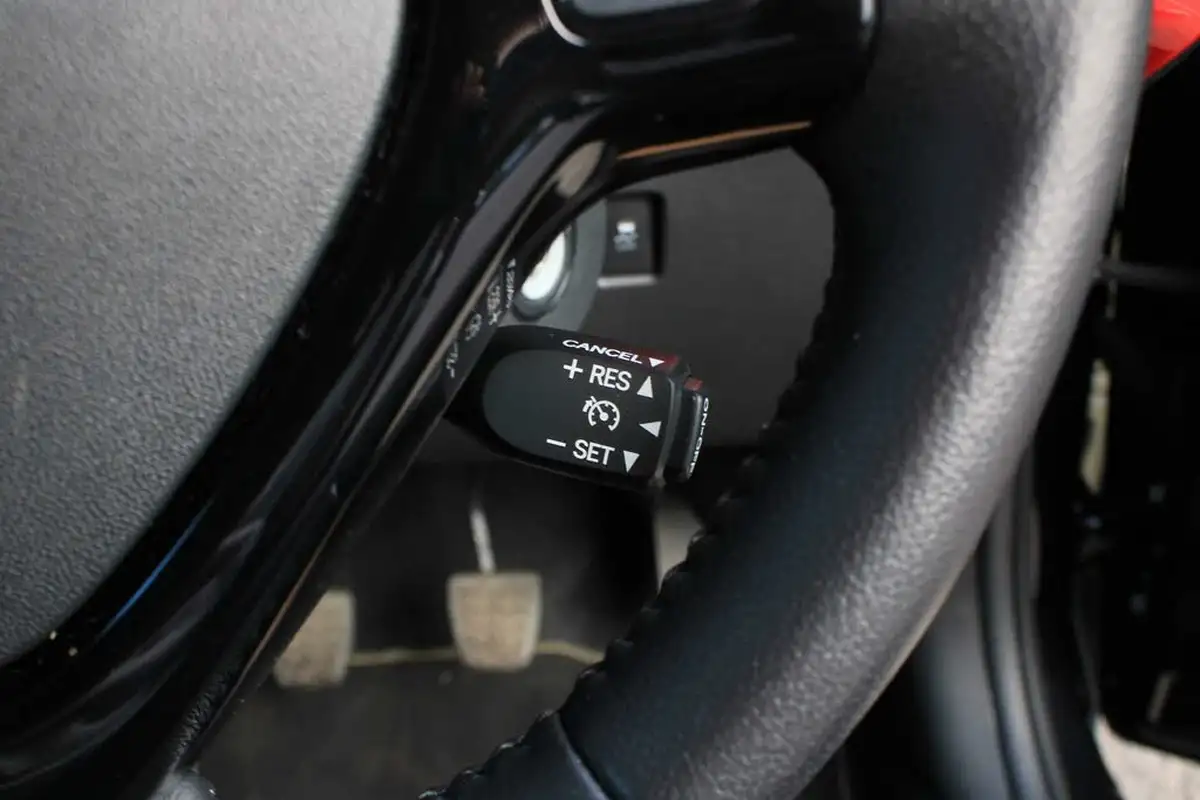 2021-citroen-c1-10-vti-jcc-big-25