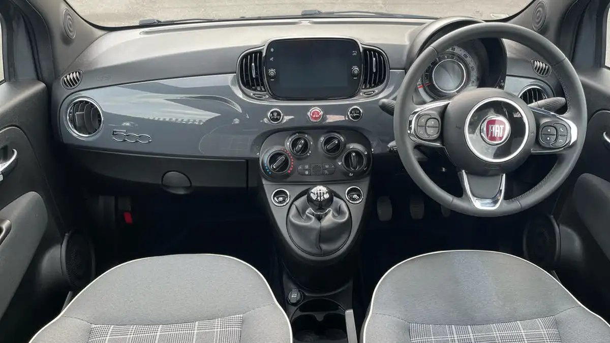 2021-fiat-500-10-lounge-big-10