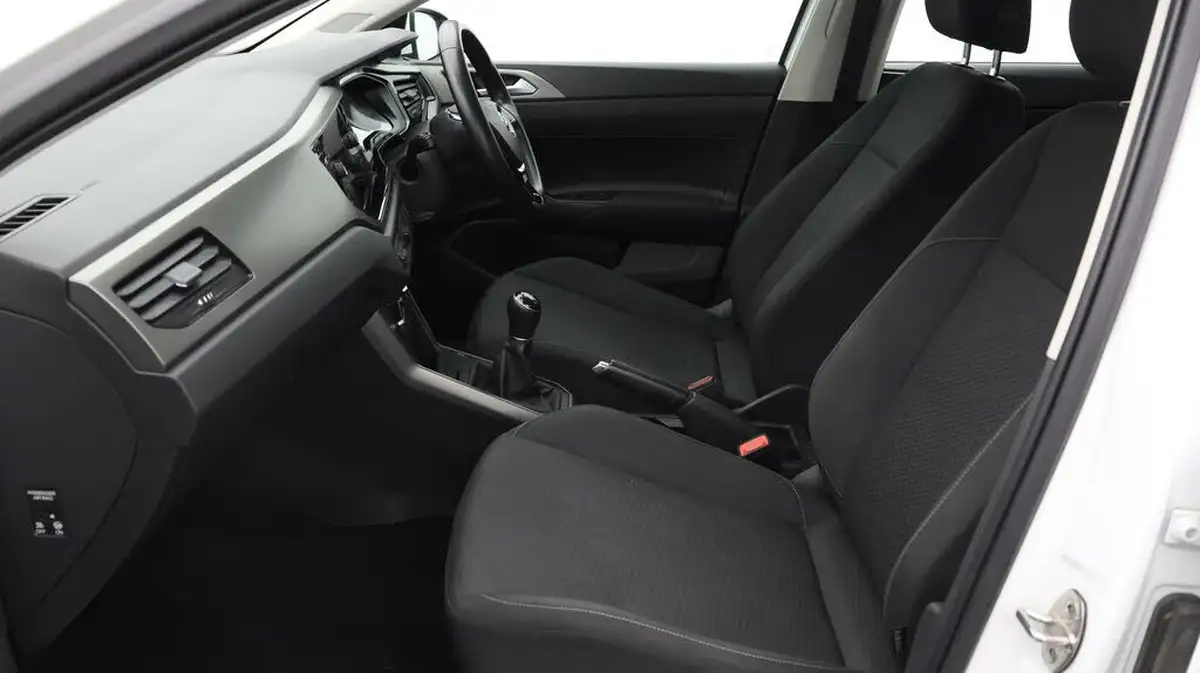 2018-volkswagen-polo-10-tsi-se-big-13