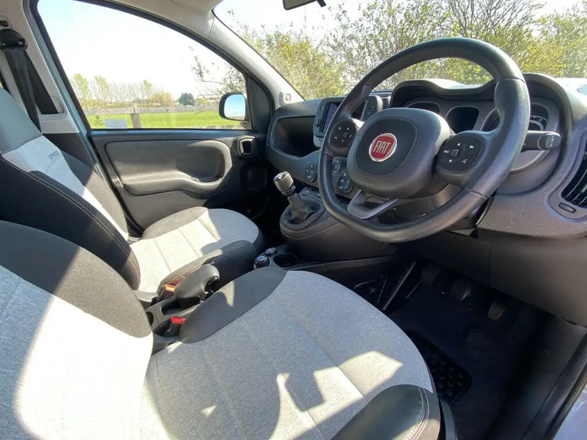 2023-fiat-panda-09-cross-big-3