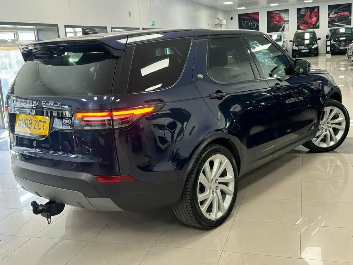 2019-land-rover-discovery-30-sd-v6-anniversary-edition-big-1