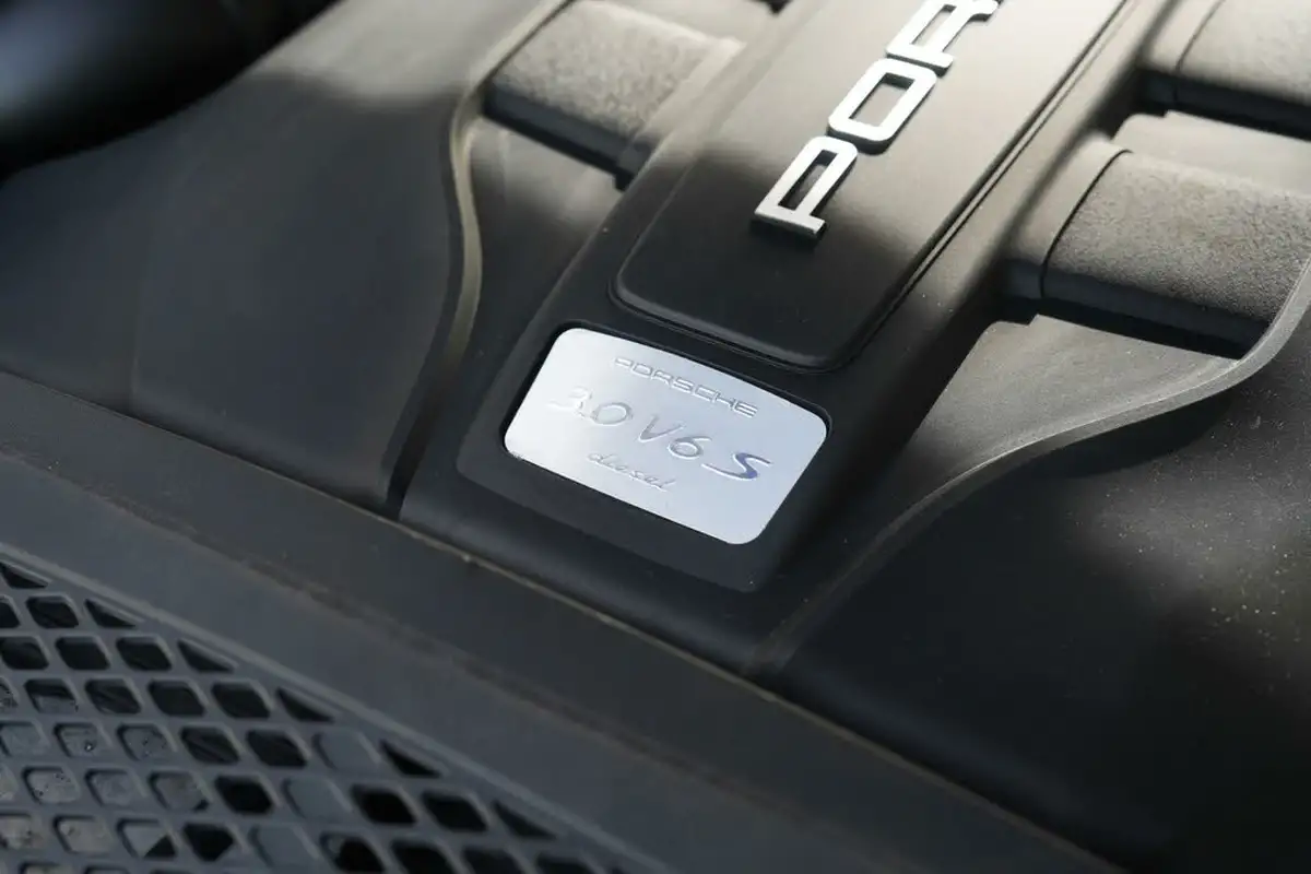 2017-porsche-macan-30td-s-ss-big-10