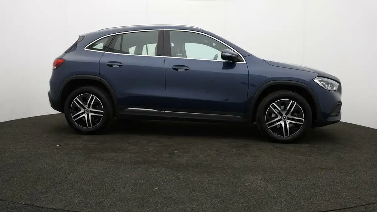 2023-mercedes-benz-gla-class-13-gla-200-sport-executive-station-wagon-big-75
