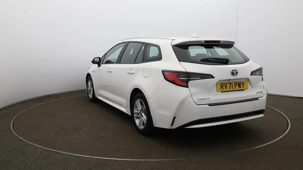 2021-toyota-corolla-18-vvt-i-icon-tech-spare-wheel-touring-sports-5d-big-54