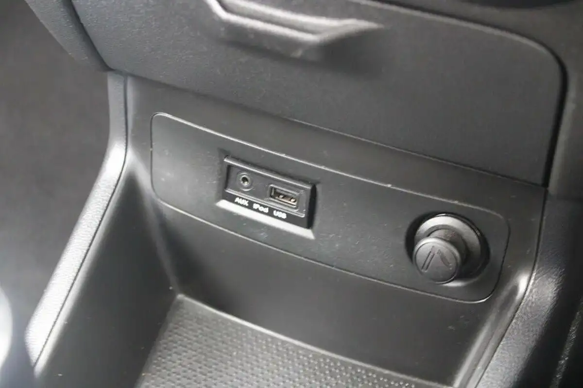 2012-hyundai-i20-12-active-3d-big-27
