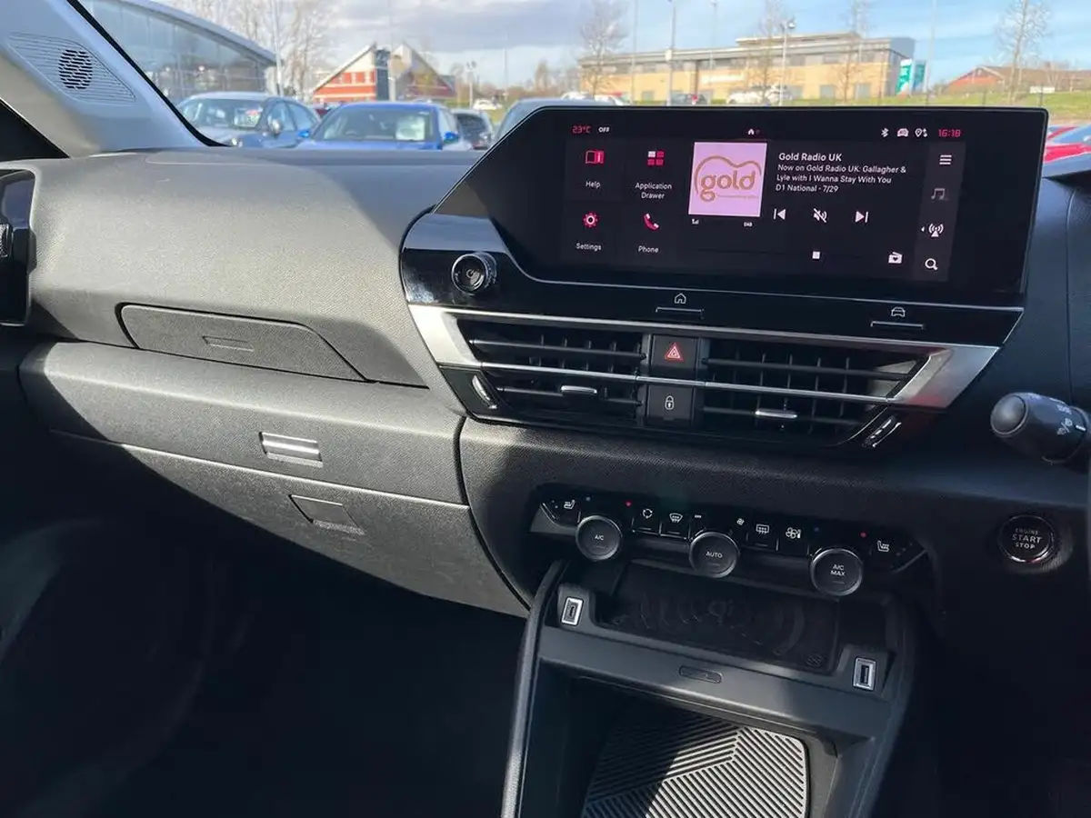 2024-citroen-c4-e-e-series-156ps-54kwh-big-28