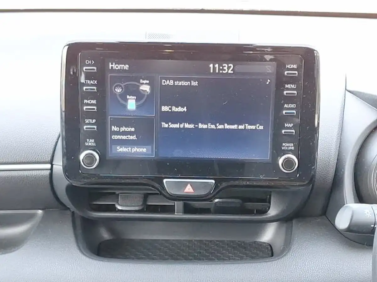 2022-toyota-yaris-15-vvt-i-design-big-6