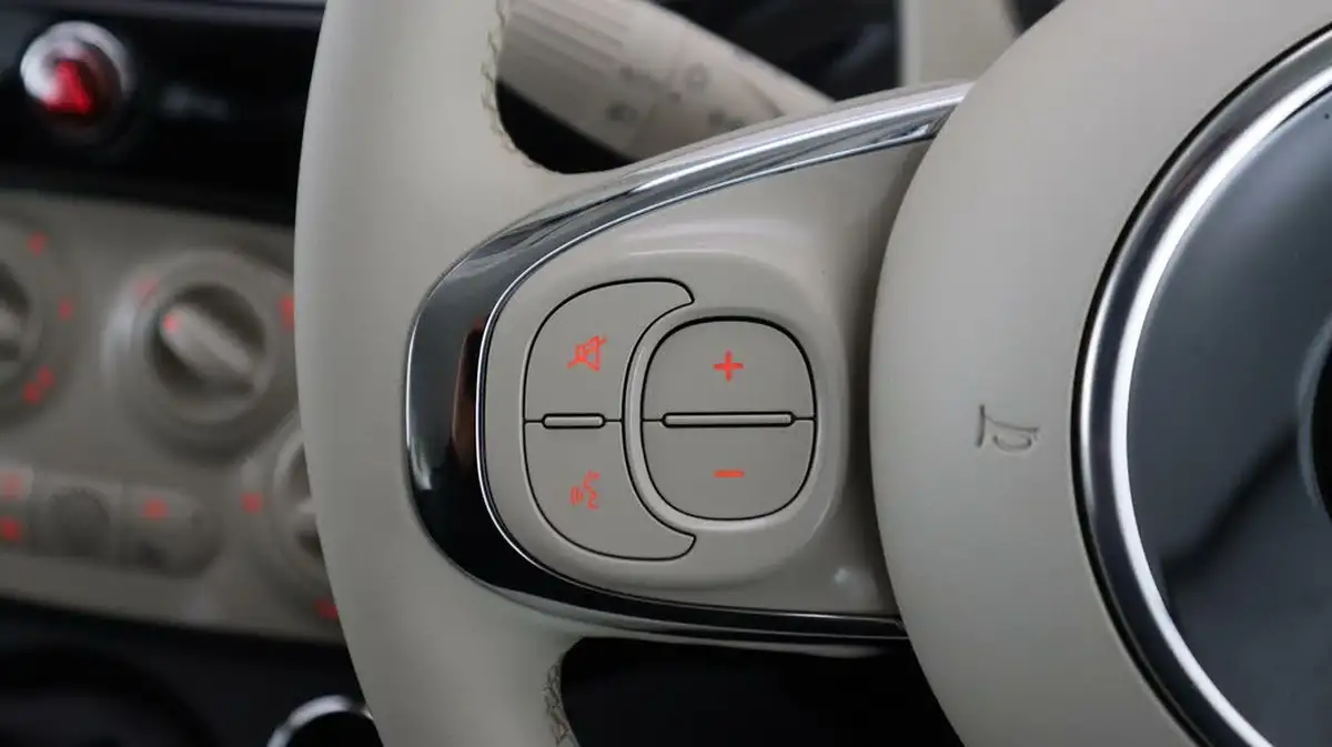 2023-fiat-500c-10-big-22