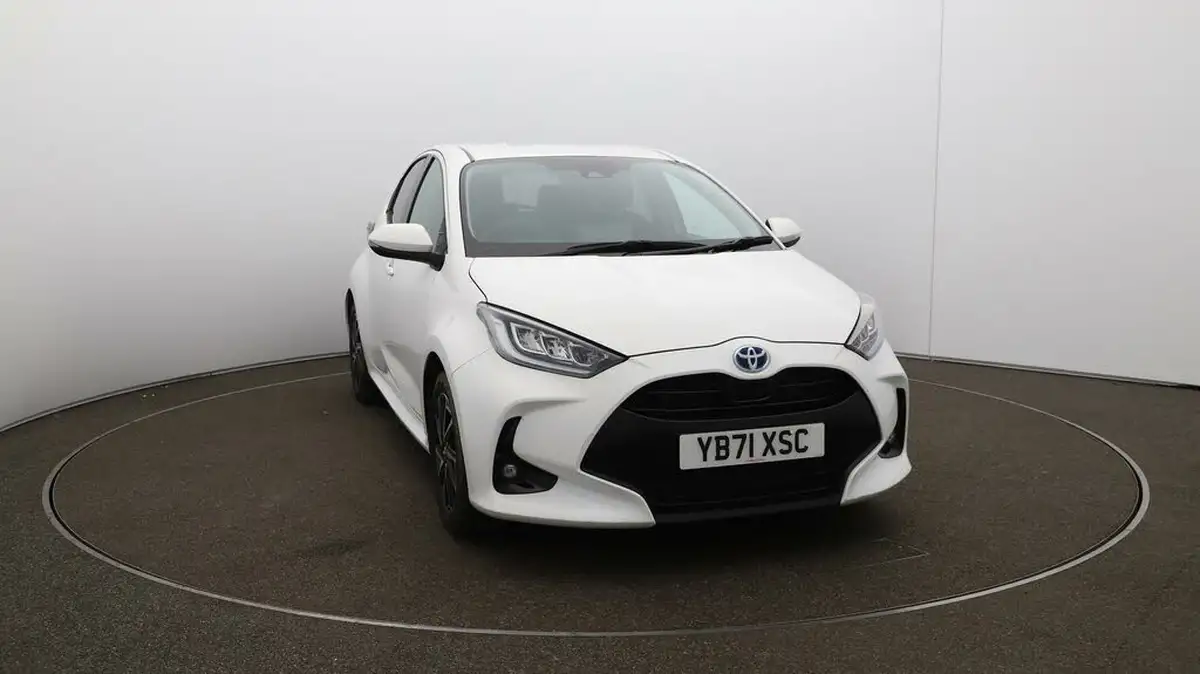 2022-toyota-yaris-15-vvt-i-design-big-34