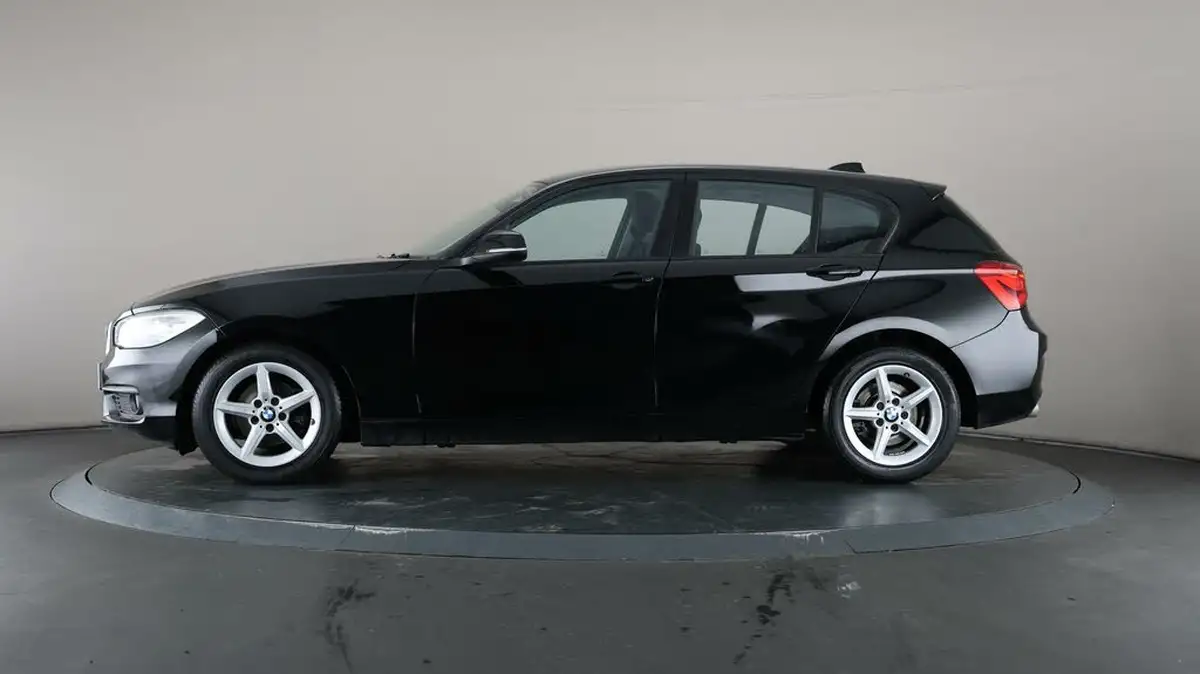 2018-bmw-1-series-15-118i-se-5d-big-28