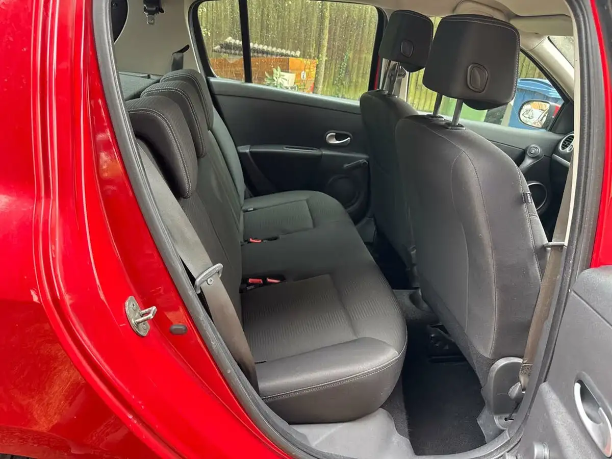 2011-renault-clio-12-dynamique-tom-tom-tce-100bhp-hatchback-5d-big-43