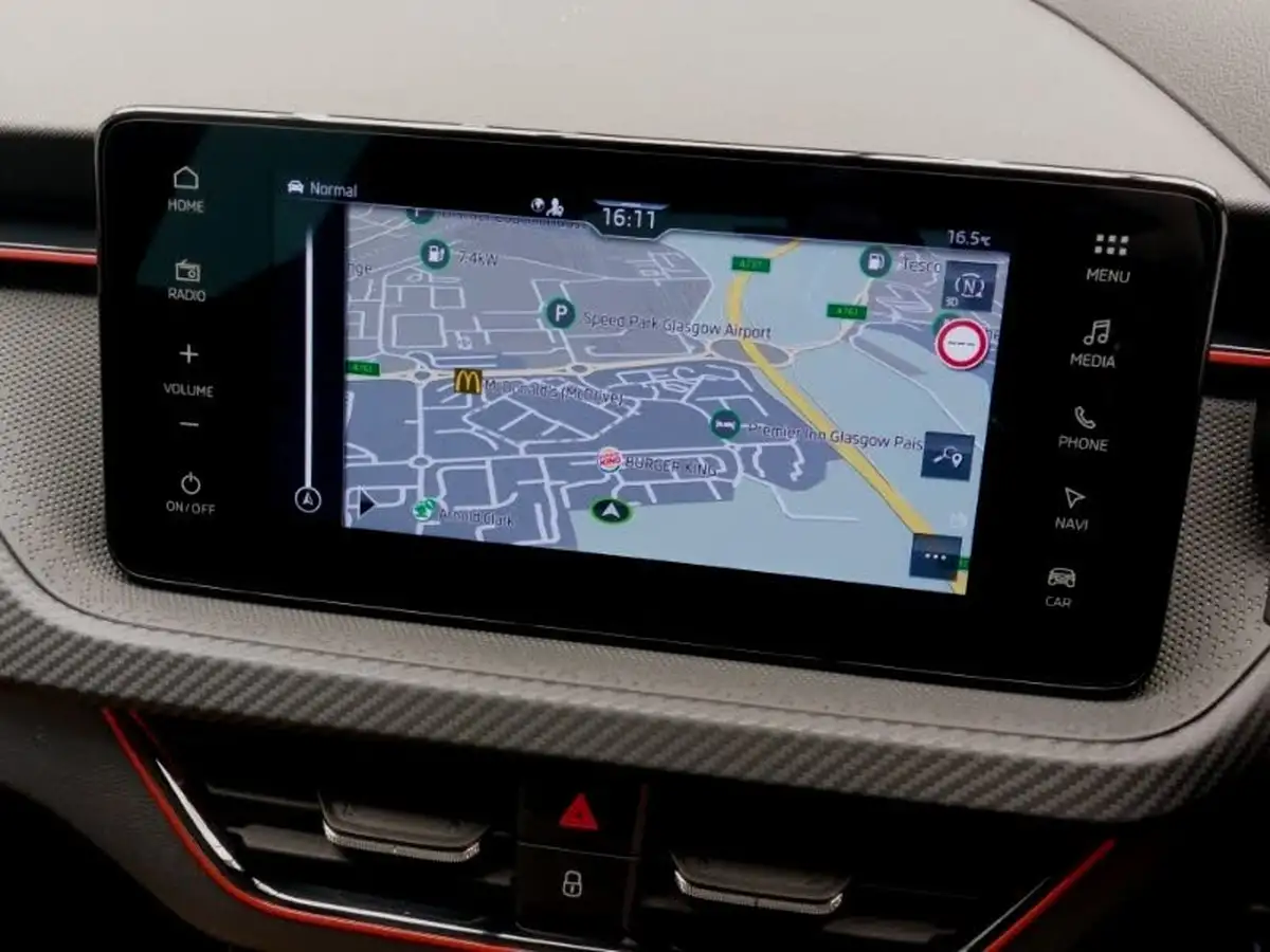2024-skoda-kamiq-10-tsi-monte-carlo-116ps-dsg-big-13