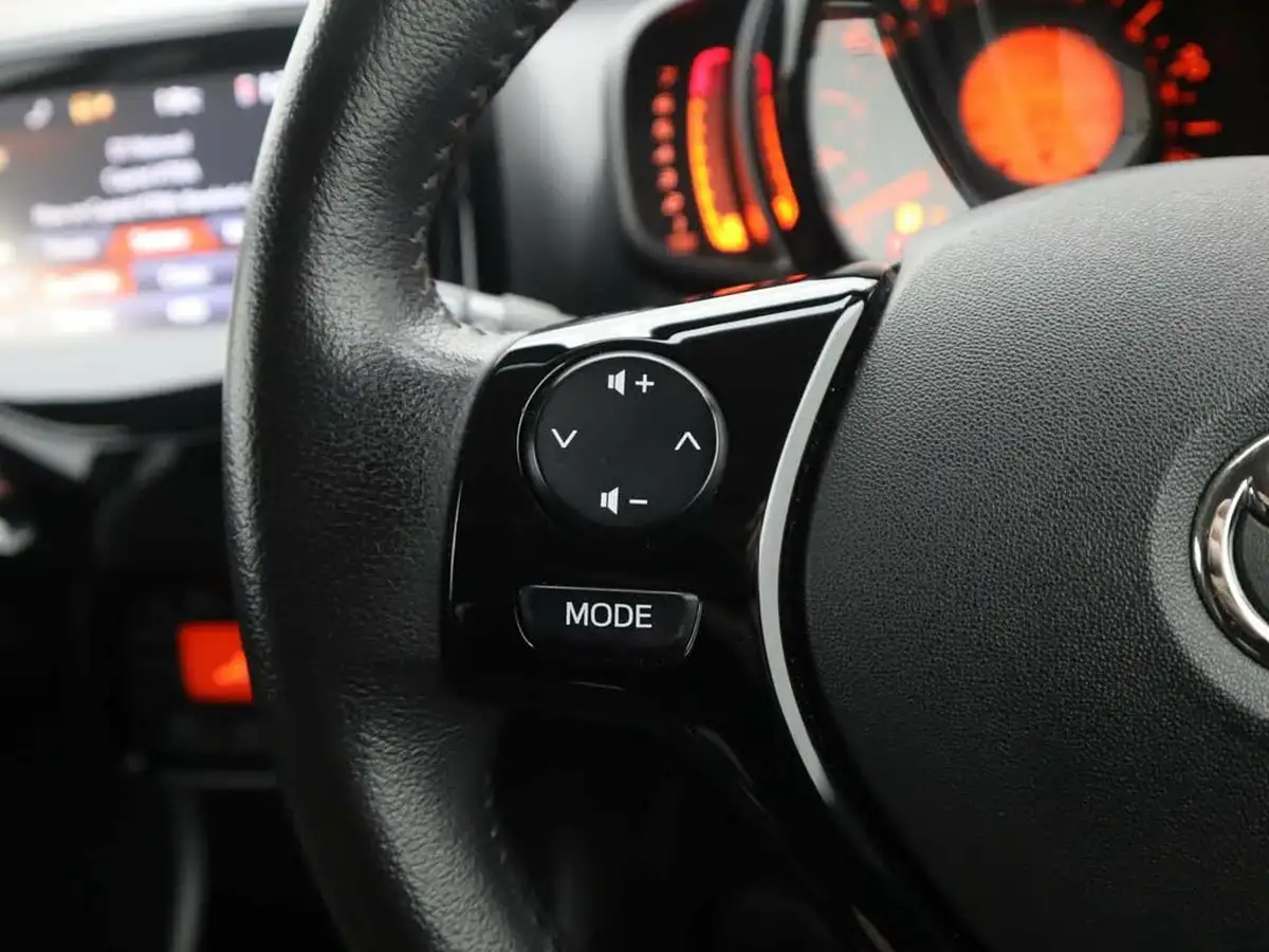 2018-toyota-aygo-10-vvt-i-x-press-71bhp-big-17