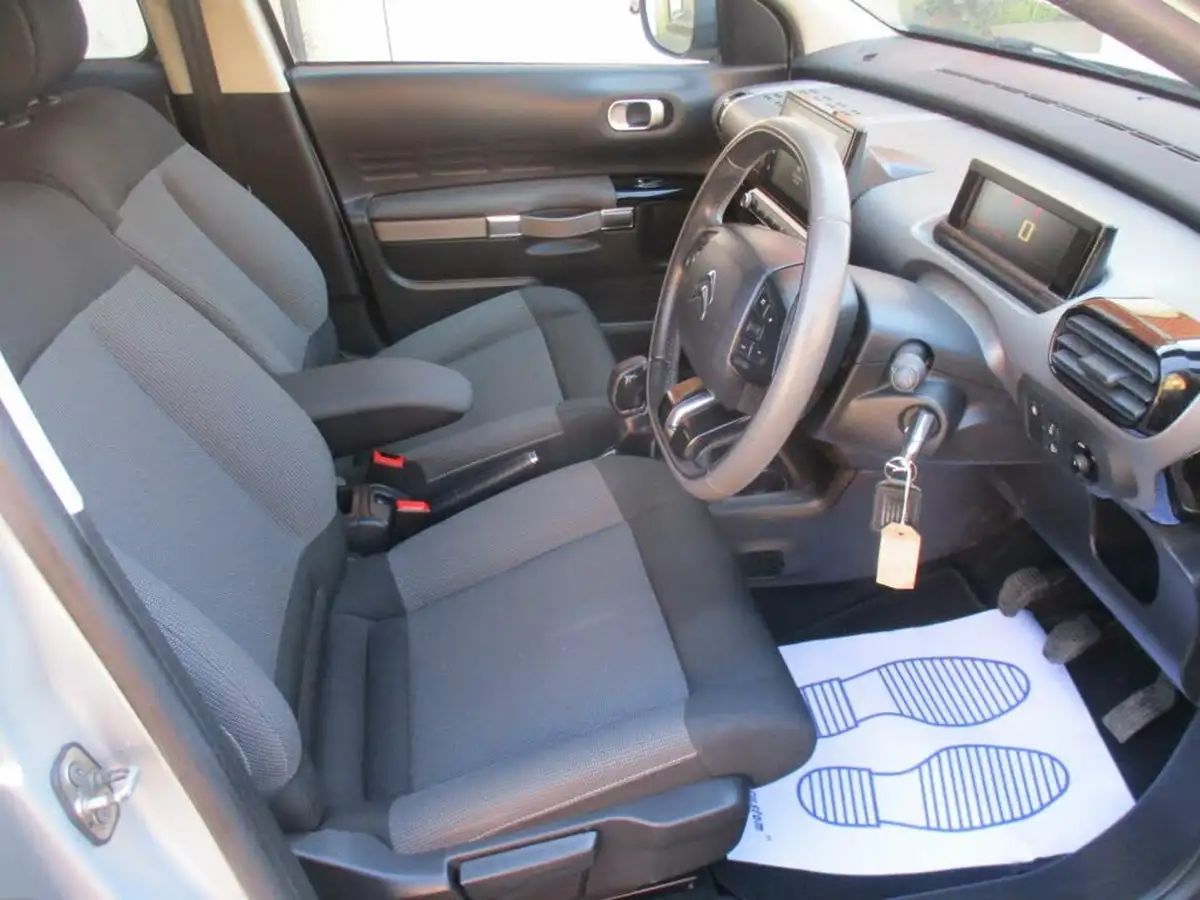 2017-citroen-c4-cactus-12-puretech-flair-110ps-ss-big-22