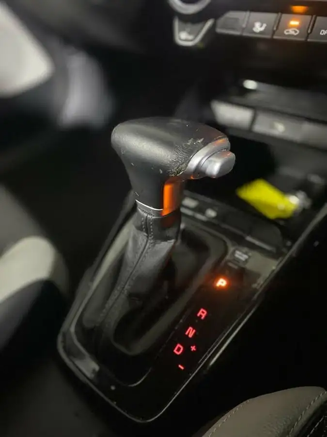 2021-kia-stonic-10-t-gdi-connect-dct-big-25