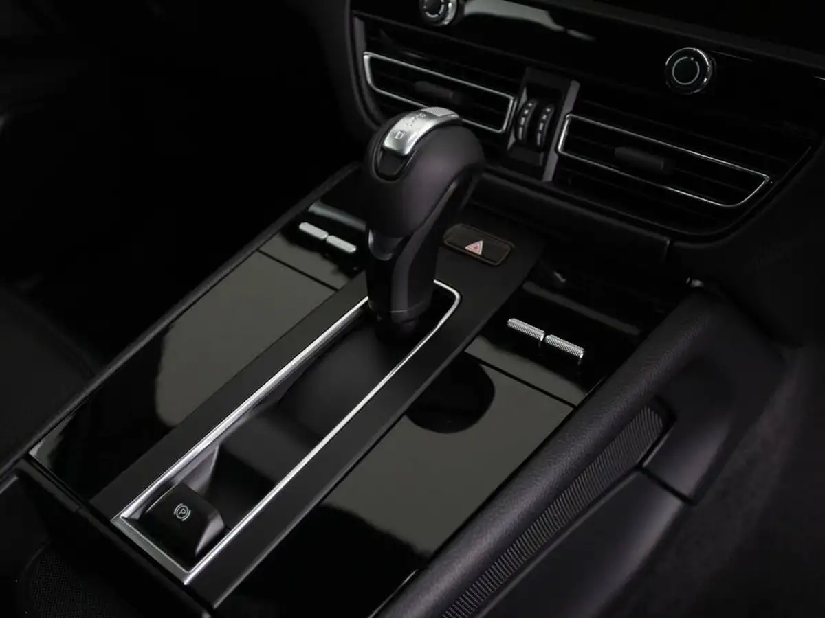 2025-porsche-macan-29-v6-s-big-48