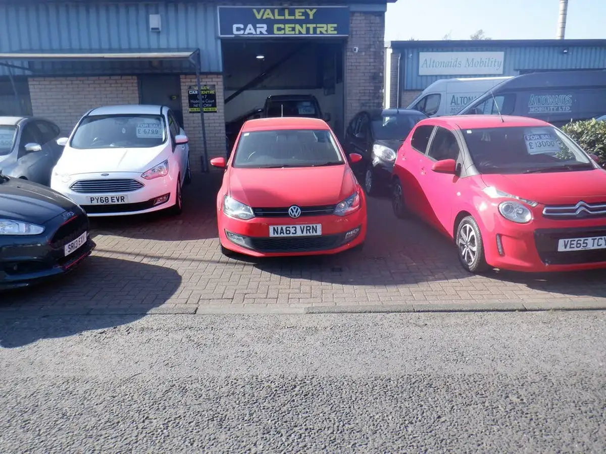 2013-volkswagen-polo-12-match-edition-60ps-3d-big-2