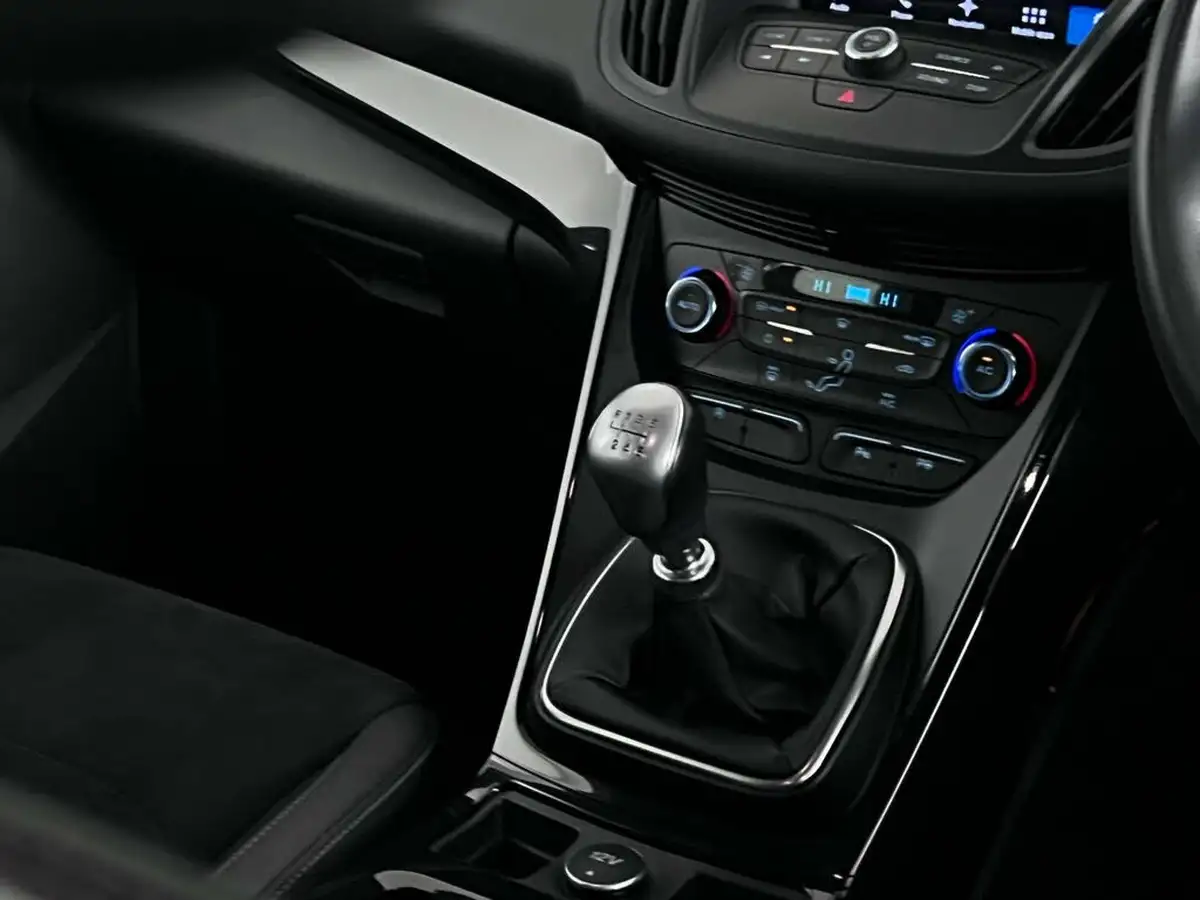 2017-ford-kuga-20tdci-st-line-150ps-ss-big-36