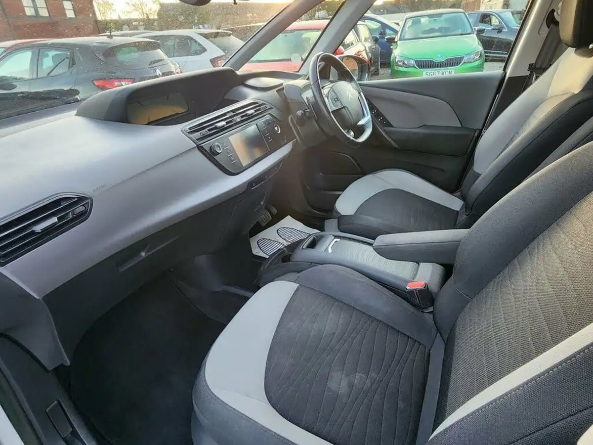 2014-citroen-c4-picasso-16e-hdi-vtr-90ps-etg6-big-19