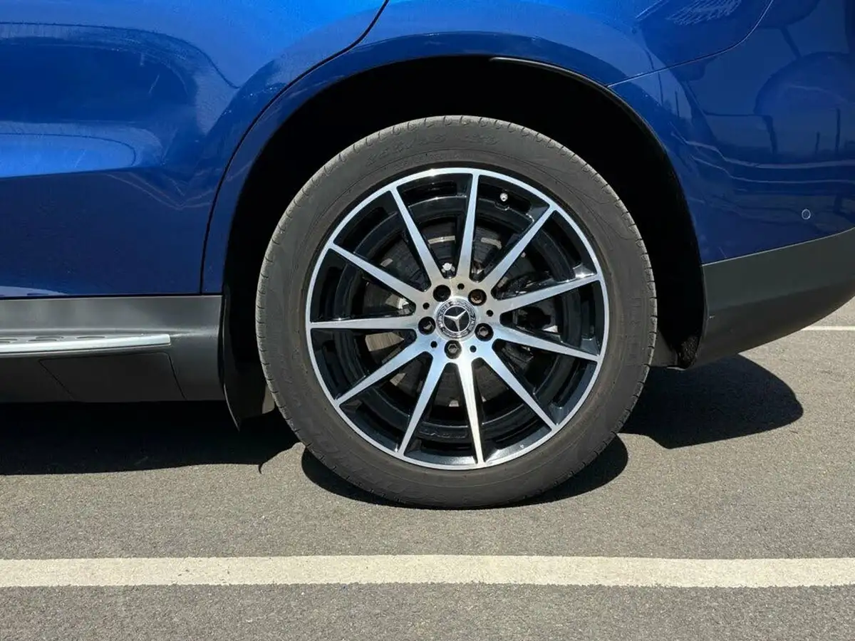 2021-mercedes-benz-eqc-e-eqc-400-amg-line-big-12
