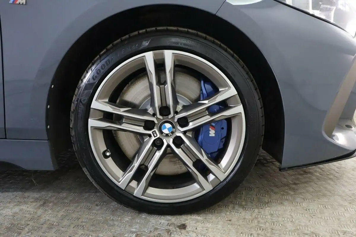 2021-bmw-1-series-20-m135i-xdrive-big-25