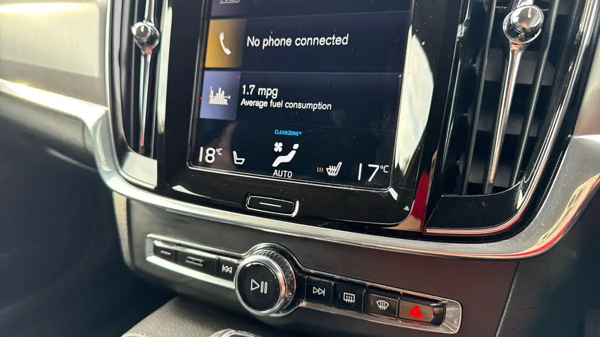 2019-volvo-v90-20-t4-momentum-plus-big-28