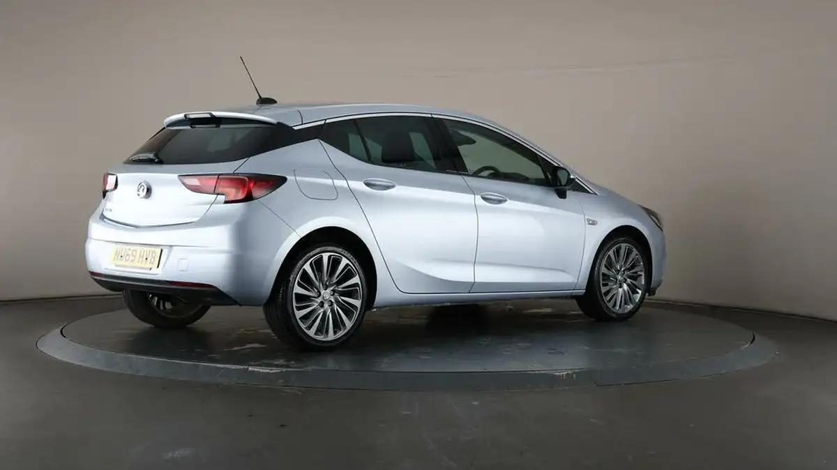 2019-vauxhall-astra-16cdti-griffin-big-7