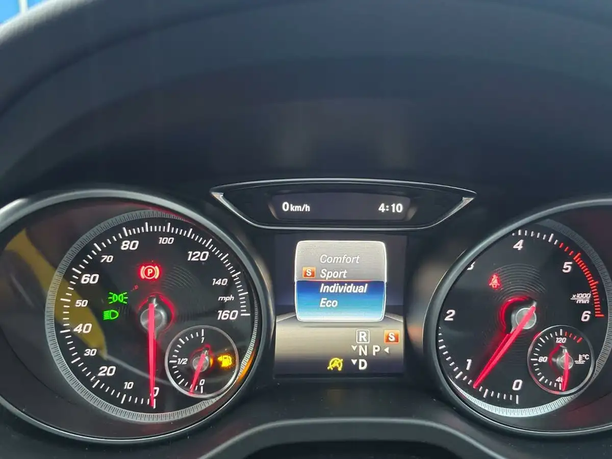2017-mercedes-benz-cla-21d-cla-220-sport-4matic-coupe-4d-big-48