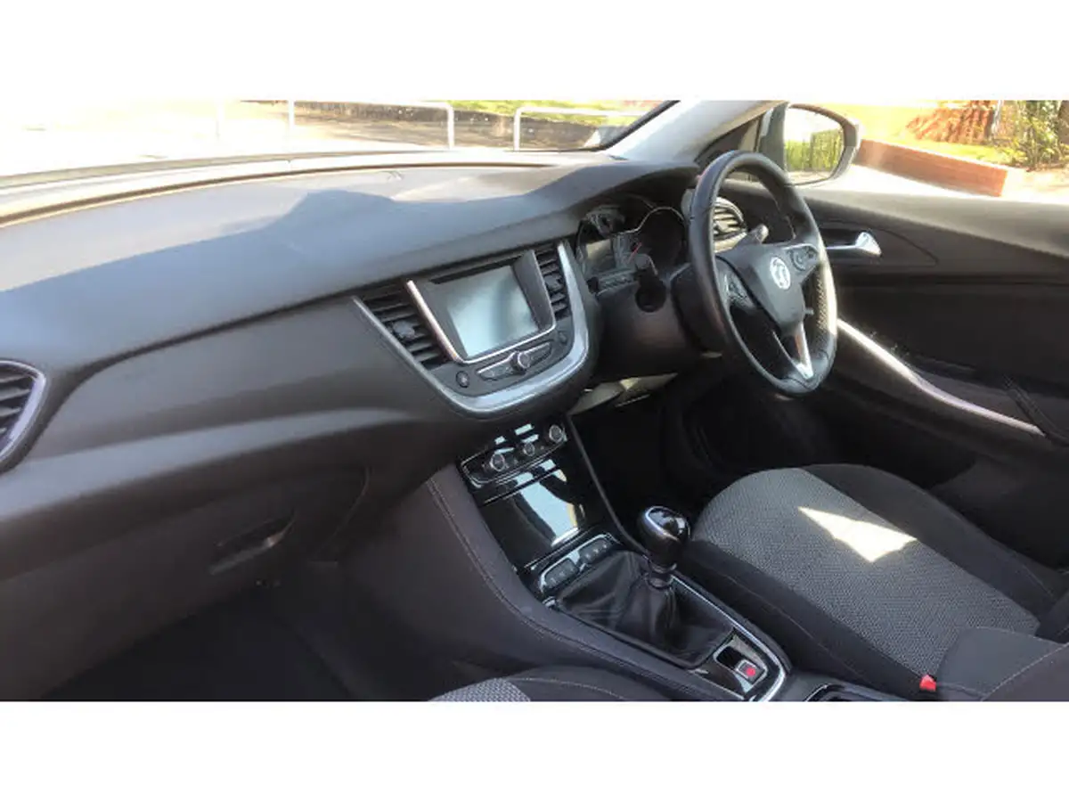 2018-vauxhall-grandland-x-12-se-130ps-big-8