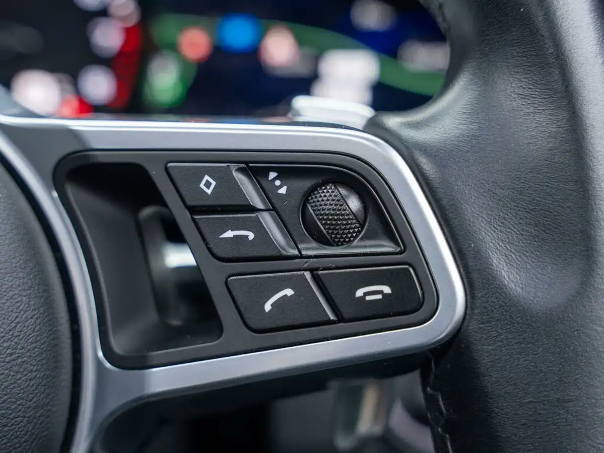 2022-porsche-cayenne-30-v6-e-hybrid-station-wagon-big-35