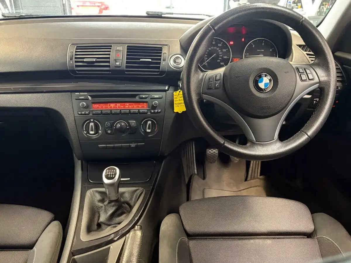 2011-bmw-1-series-20td-120d-sport-coupe-2d-big-47
