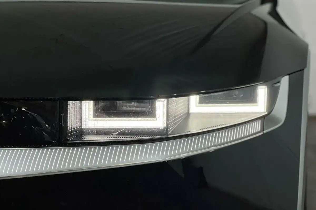 2022-hyundai-ioniq-5-e-premium-217ps-73kwh-rwd-big-12