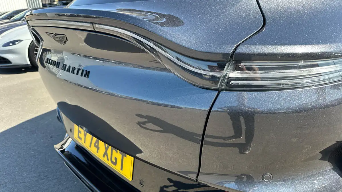 2024-aston-martin-dbx-40-v8-big-7