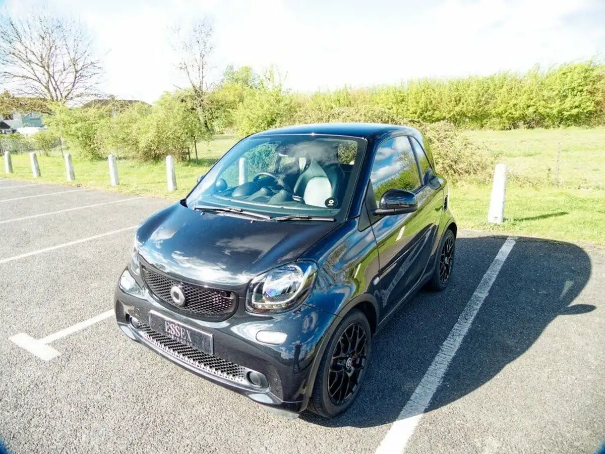 2016-smart-fortwo-09-edition-black-twinamic-big-14