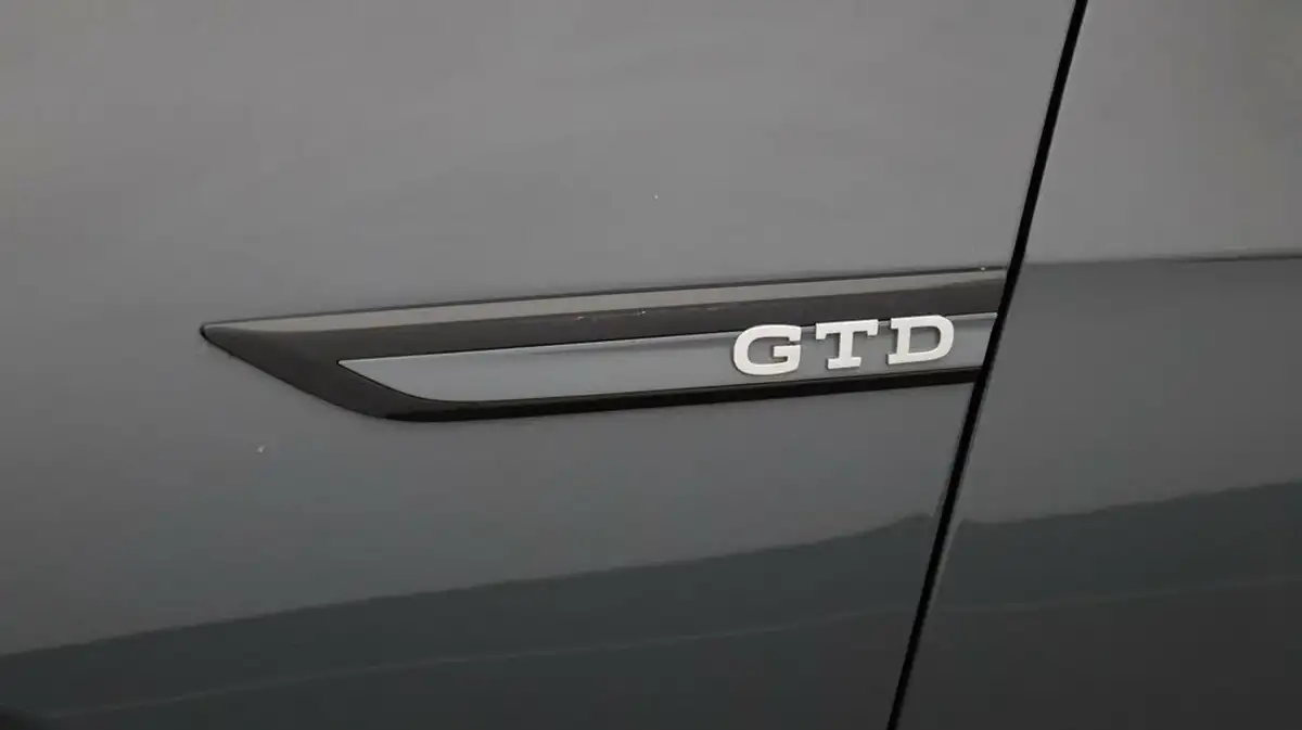2020-volkswagen-golf-20tdi-gtd-200ps-hatchback-5d-big-20