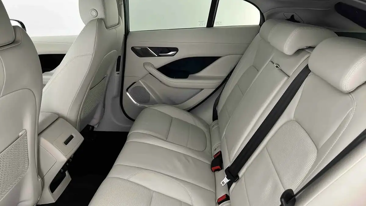2022-jaguar-i-pace-ev400-se-big-11