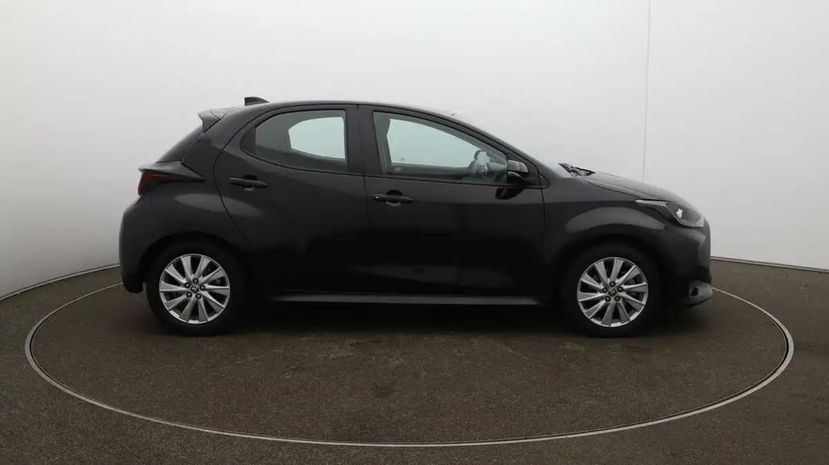 2022-toyota-yaris-15-vvt-i-icon-big-40