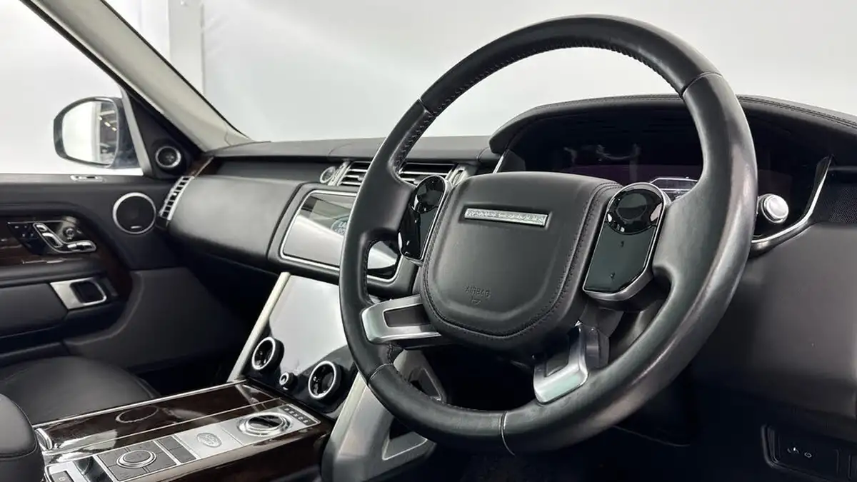 2021-land-rover-range-rover-30-p400-vogue-big-8