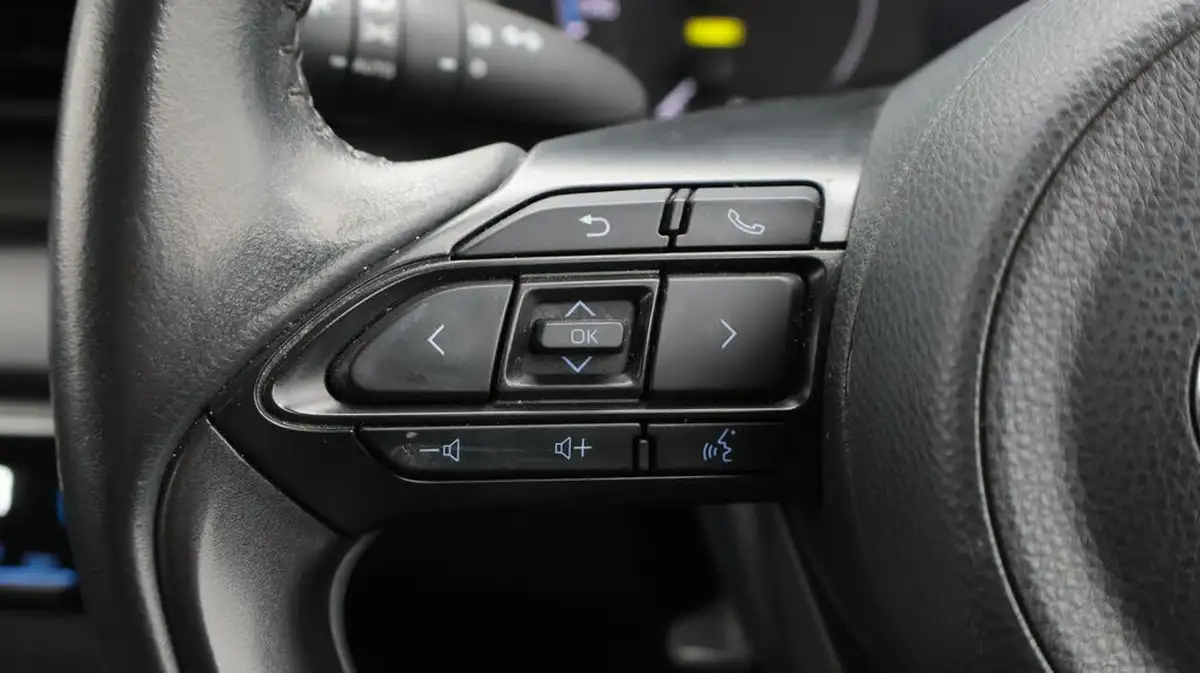 2022-toyota-yaris-15-vvt-i-icon-big-22