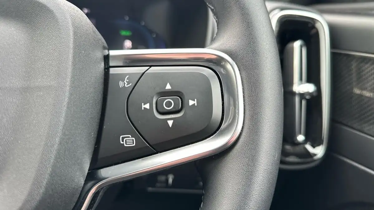 2022-volvo-xc40-e-recharge-pro-big-18