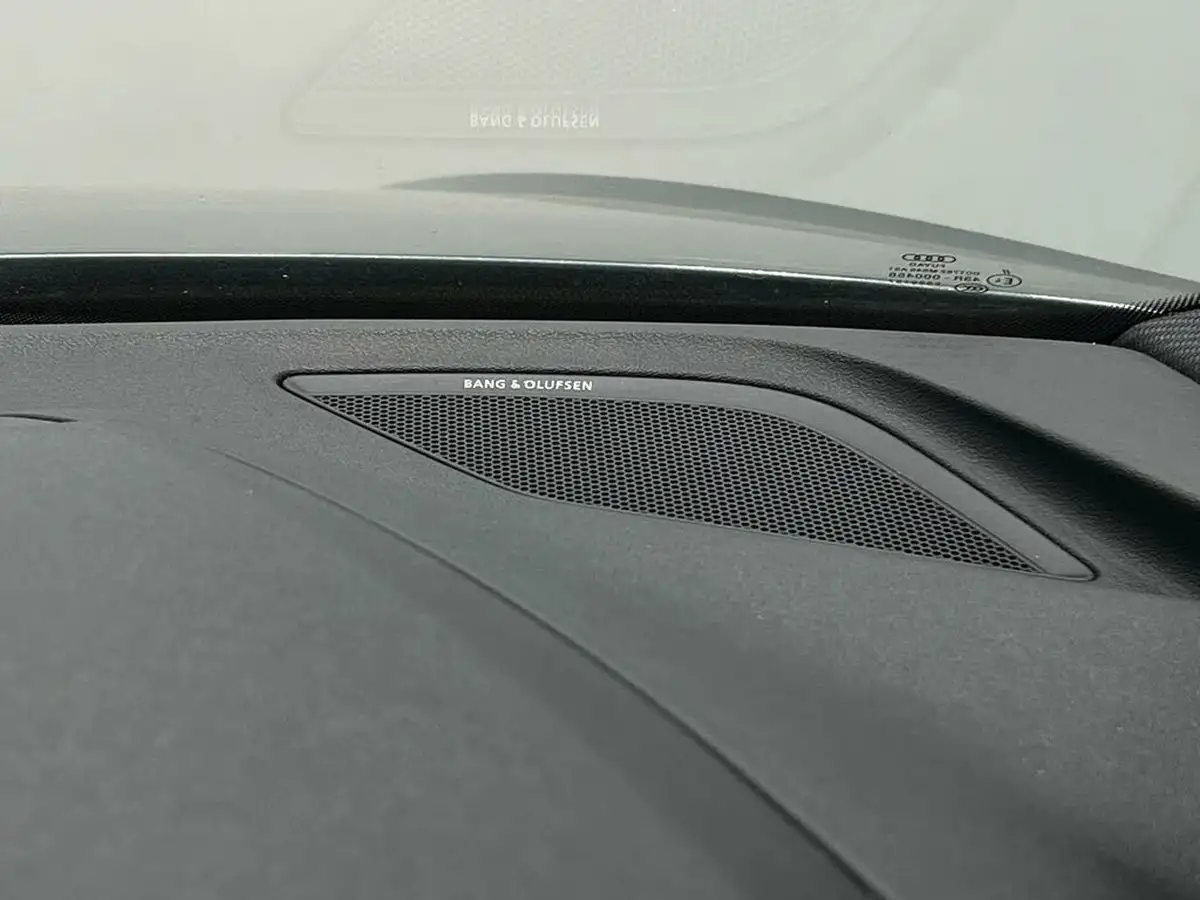 2016-audi-tt-coupe-20-tdi-s-line-big-36