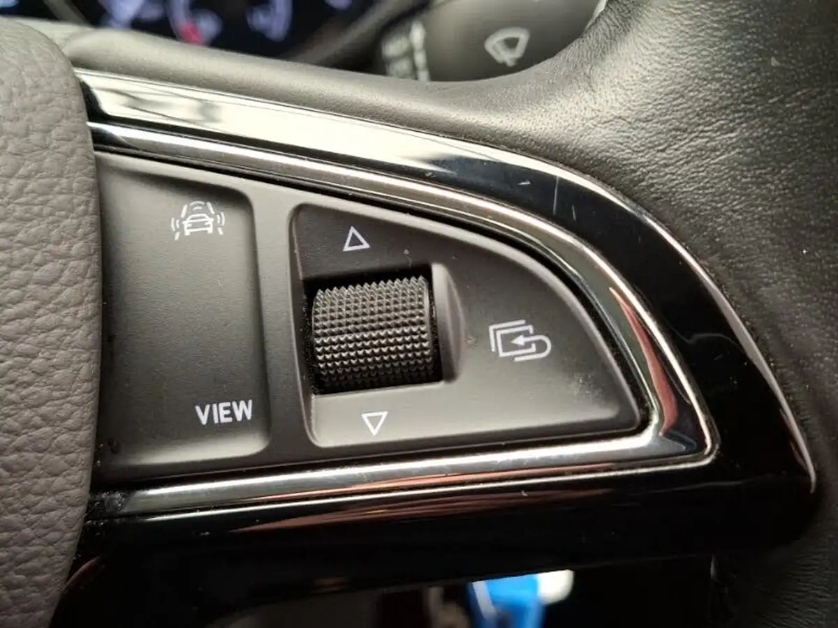 2018-skoda-octavia-16tdi-se-technology-scr-hatchback-dsg-big-18