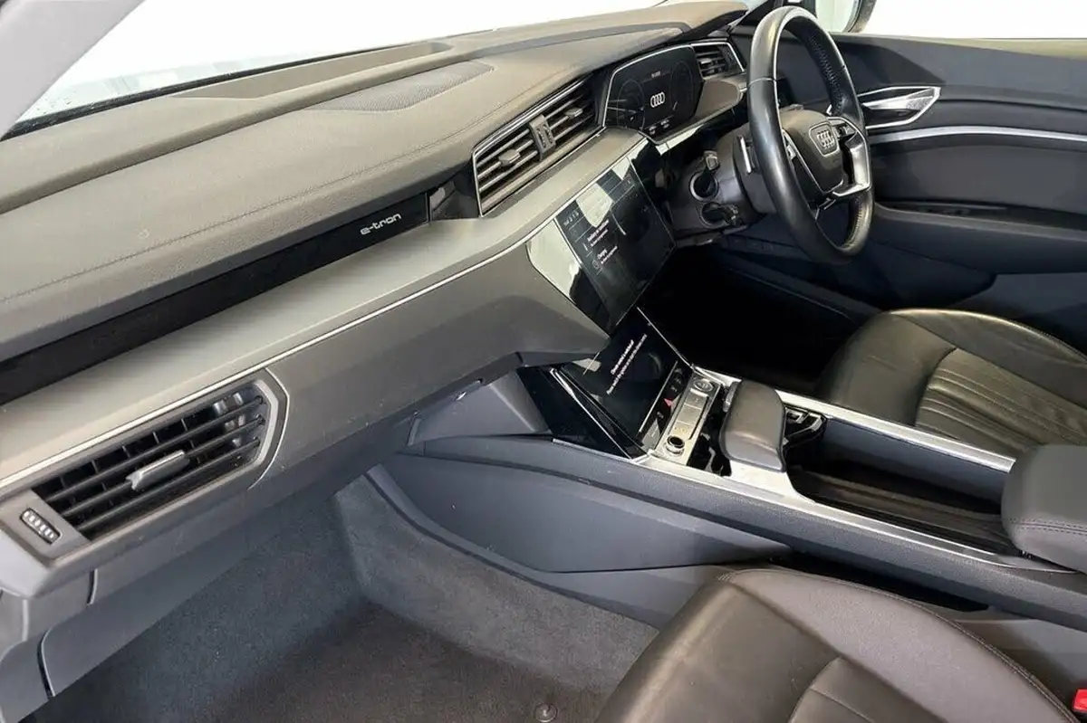 2020-audi-e-tron-55e-big-8