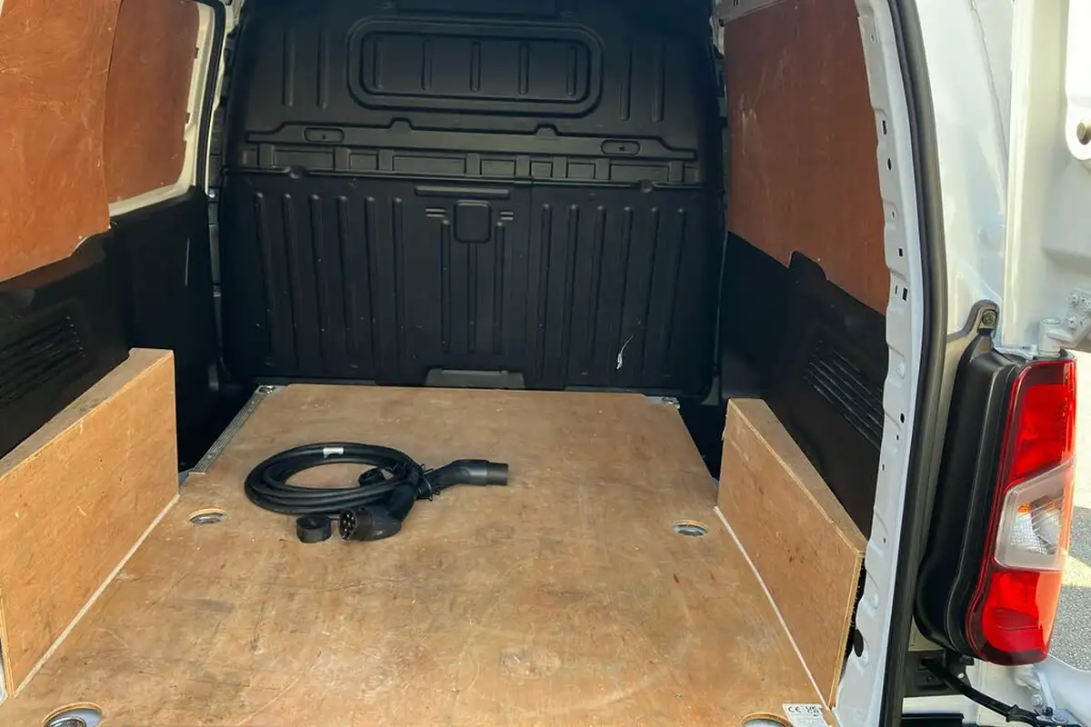 2023-vauxhall-combo-e-50kwh-dynamic-2300-l1h1-panel-big-9
