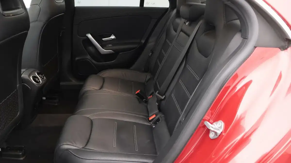2022-mercedes-benz-cla-13-cla-180-amg-line-premium-plus-coupe-4d-big-16