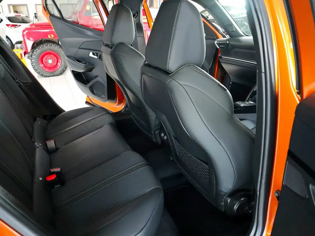 2022-peugeot-2008-suv-12-puretech-gt-eat8-big-19