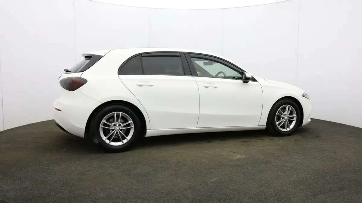 2018-mercedes-benz-a-class-15d-a180d-se-116ps-ss-7g-dct-big-46