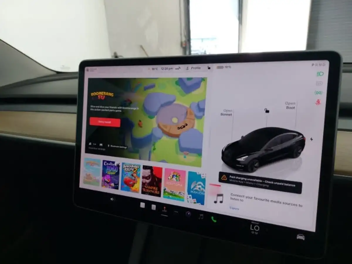 2022-tesla-model-3-e-long-range-big-14