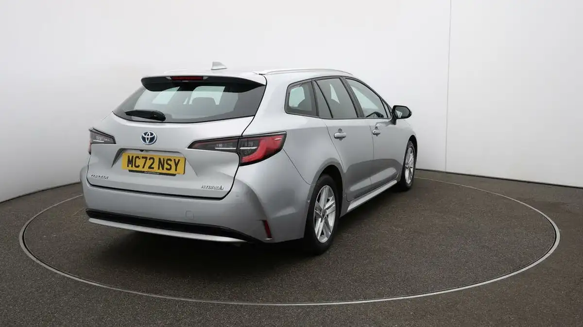 2023-toyota-corolla-18-vvt-i-icon-tech-spare-wheel-touring-sports-5d-big-48
